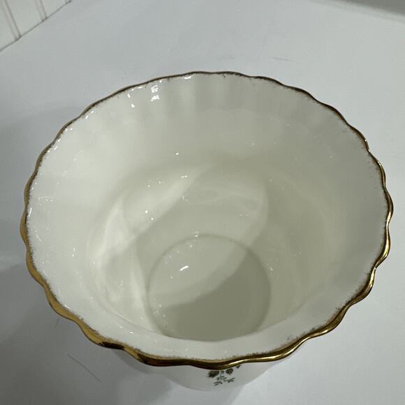 Royal Albert Bone China Old Country Roses Cache Pot Planter, England - Picture 3 of 4